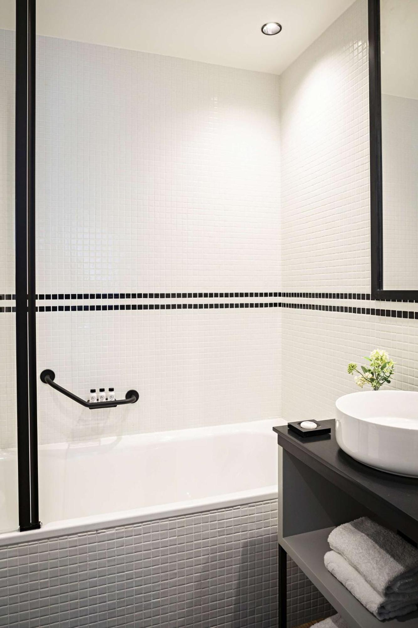 Best Western Premier The Blake Paris Gare Saint Lazare Екстер'єр фото